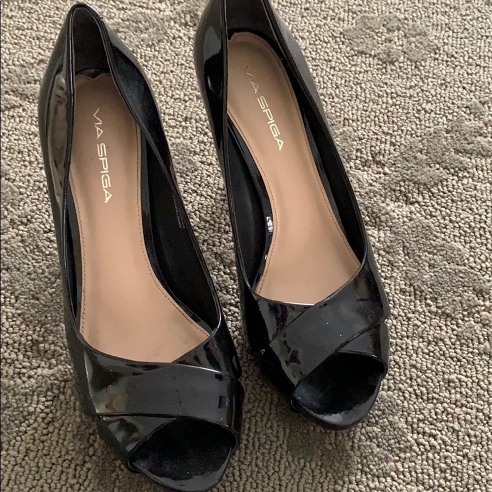 Via Spiga Black patent Leather open toe shoes